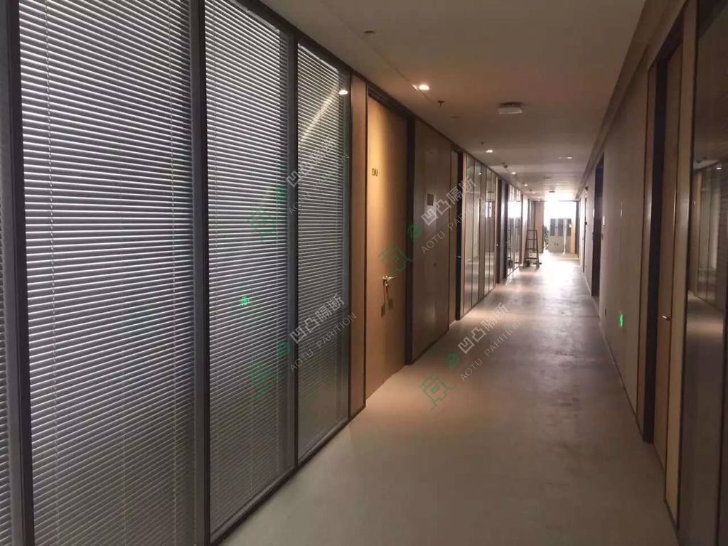 未來玻璃隔斷裝修市場，專業讓你支離破碎